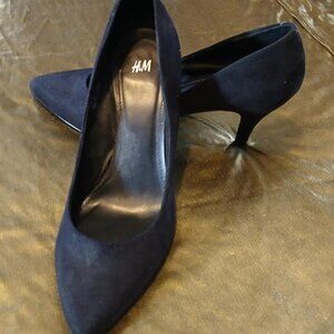 H&M Black Suede High heel pumps, Size 8, Heel 3 inches